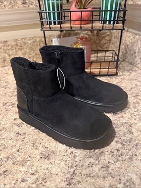 Cat & Jack Kids Faux Suede Black Ankle Boots with Side Zip Size 13 New